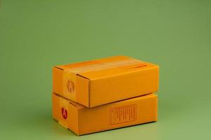 Karton Box Lieferung Trommel Paket Box braun Box foto