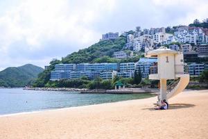 Hong kong - - jun 12-Abstoßung Bucht, ist ein Bucht im das Süd- Teil von Hong kong Insel und fast kwun Yim Schrein ist ein Taoist Schrein beim das südöstlich Ende von Abwehr Bucht auf Juni 12, 2015. foto