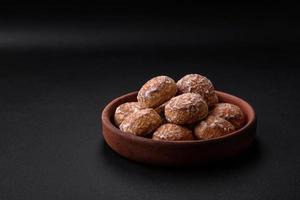 köstlich Süss runden Lebkuchen mit Marmelade Innerhalb foto