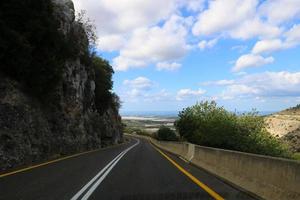 Straße im das Berge im Nord Israel. foto