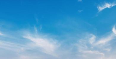 Panorama Blau Himmel mit Weiß Wolke Aussicht Natur foto