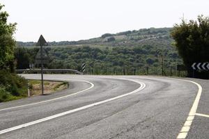 Straße im das Berge im Nord Israel. foto