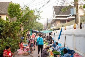 luang Prabang Laos , feb 27 2023, luang Prabang Morgen Markt ist ein wunderbar Platz zu finden interessant und authentisch Lebensmittel. foto