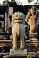 Tempel Statuen im Thailand foto