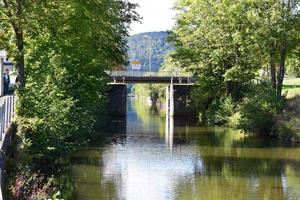 eng Brücke über das lahn foto