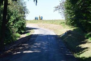 sehr beschädigt Land Straße foto