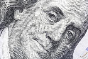 Porträt von Benjamin Franklin auf einer hundert Dollar Banknote foto