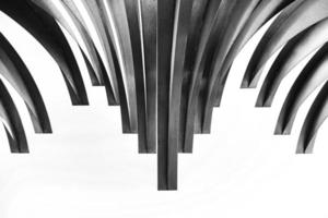 Metall modern abstrakt Architekten Konstruktion auf Licht Hintergrund foto