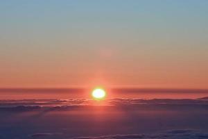 bunter Himmel bei Sonnenuntergang foto