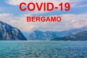 Pandemie Coronavirus Ausbruch covid-19 Quarantäne. Fechten Bänder covid-19 Quarantäne im Italien. Italien ist geschlossen zum Quarantäne Pandemie COVID-19. Lombardei Bergamo foto