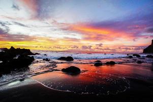 Sonnenuntergang über dem Meer foto