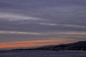 bunter Himmel bei Sonnenuntergang foto