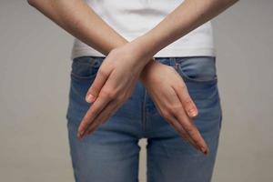 krank Frau Menstruation Gesundheit Probleme Gynäkologie isoliert Hintergrund foto