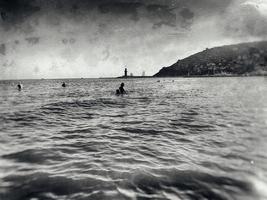 Foto von ein Strand im Truthahn im Alanya auf ein schön Sommer- Tag stilisiert wie ein alt Fotografie schön Foto von ein Strand im Truthahn im Alanya auf ein schön Sommer- Tag stilisiert wie ein alt fotografieren