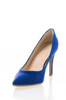 blauer Schuh mit hohen Absätzen