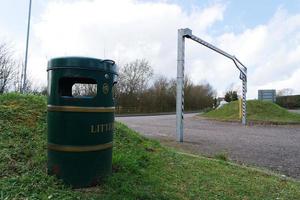 niedrig Winkel Aussicht von Innenstadt Stadt Center von britisch Stadt London Luton Stadt, Dorf von England Vereinigtes Königreich. das Bild war gefangen beim zentral Luton Stadt während ein kalt und wolkig Abend von 26. März 2023 foto