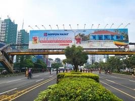 bekasi, Indonesien - - 12. März 2023 Kreuzung Brücke zu Patriot candrabhaga Stadion, bekasi Stadt foto