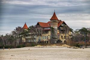 Herbst Winter Aussicht von das alt Hotel auf das Strand im leba im Polen foto