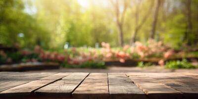 leeren hölzern Tabelle im Frühling Garten verschwommen Hintergrund, kostenlos Raum zum Produkt Anzeige. generativ ai foto