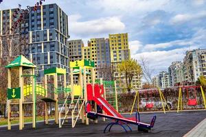 Fotografie zum Thema leere Spielgeräte für Kinder foto