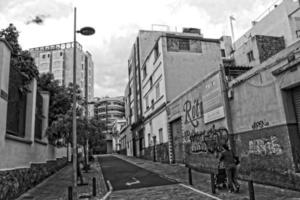 interessant bunt Urlaub Häuser im das Straßen von das Spanisch Stadt von sanca Cruz im Tenerife foto