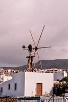 Windmühle auf ein Gebäude - - Spanien 2022 foto