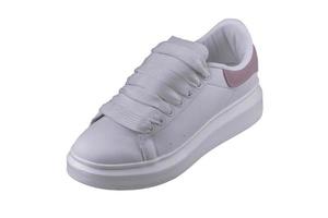 Weiß Sneaker auf ein Weiß hintergrund.sport Schuhe. foto
