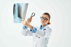 Krankenschwester untersuchen Röntgen Krankenhaus Fachmann foto