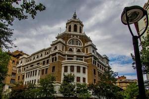 historisch Gebäude im Saragossa Spanien auf ein Sommer- Tag foto