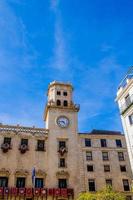 Stadt von alicante Spanien dekoriert zum Ostern auf ein sonnig Tag foto