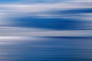 Blau Ruhe abstrakt Meer Landschaft Strand Hintergrund foto