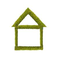 farbenfroh Grün bemoost und Flechten nass Wald Baum symbolisch Haus isoliert beim Weiß Hintergrund. Konzept von umweltfreundlich nachhaltig Leben. foto