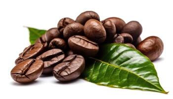 Foto Nahansicht geröstet Kaffee Bohnen mit frisch Blätter isoliert auf Weiß Hintergrund. generativ ai