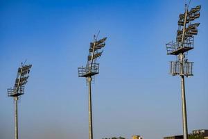 Kricket Stadion Flut Beleuchtung Stangen beim Delhi, Indien, Kricket Stadion Beleuchtung foto