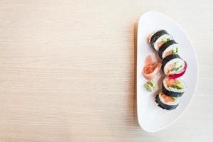Sushi-Rolle von oben foto
