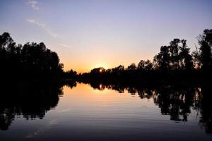 malerischen Blick auf den Fluss foto