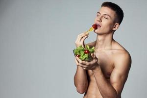 Sport Mann trainieren gesund Essen Energie Lebensstil mit isoliert Hintergrund foto