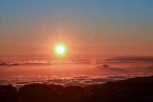 ein schön Sonnenuntergang Aussicht foto