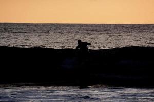 Sonnenuntergang über dem Meer foto