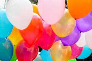 bunt gasgefüllt Luftballons Nahansicht. foto