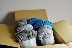 Paket mit ein bunt Kabel Baumwolle zum Hand Stricken foto