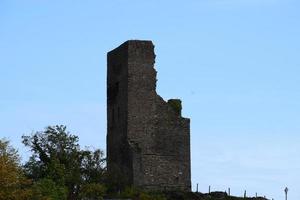 verbleibend Turm von das Schloss Ruine coraidelstein foto
