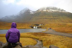 Fantastisch Aussicht auf kirkjufellsfoss Wasserfall in der Nähe von kirkjufell Berg foto