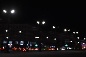 mehrfarbig Beleuchtung von das Nacht Stadt. glühend Stadt Straße beim Nacht. foto