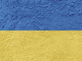 ukrainisch Flagge gemalt auf Mauer foto