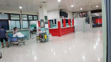 Surakarta, Indonesien, jan 2023, Innere von Wiederherstellung Zimmer im intensiv Pflege Einheit beim muwardi Krankenhaus foto