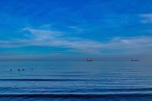 heiter Meer Blau Minimalismus Landschaft foto