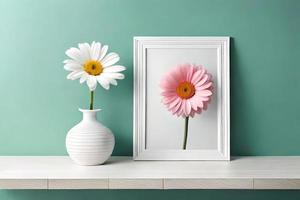 minimal Weiß Bild Rahmen Segeltuch Anzeige mit Blume im Vase foto