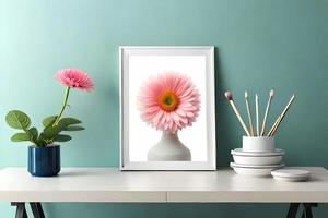 minimal Weiß Bild Rahmen Segeltuch Anzeige mit Blume im Vase foto