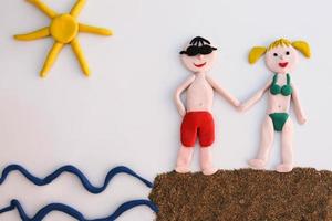 Plastilin glücklich Paar auf das Meer foto